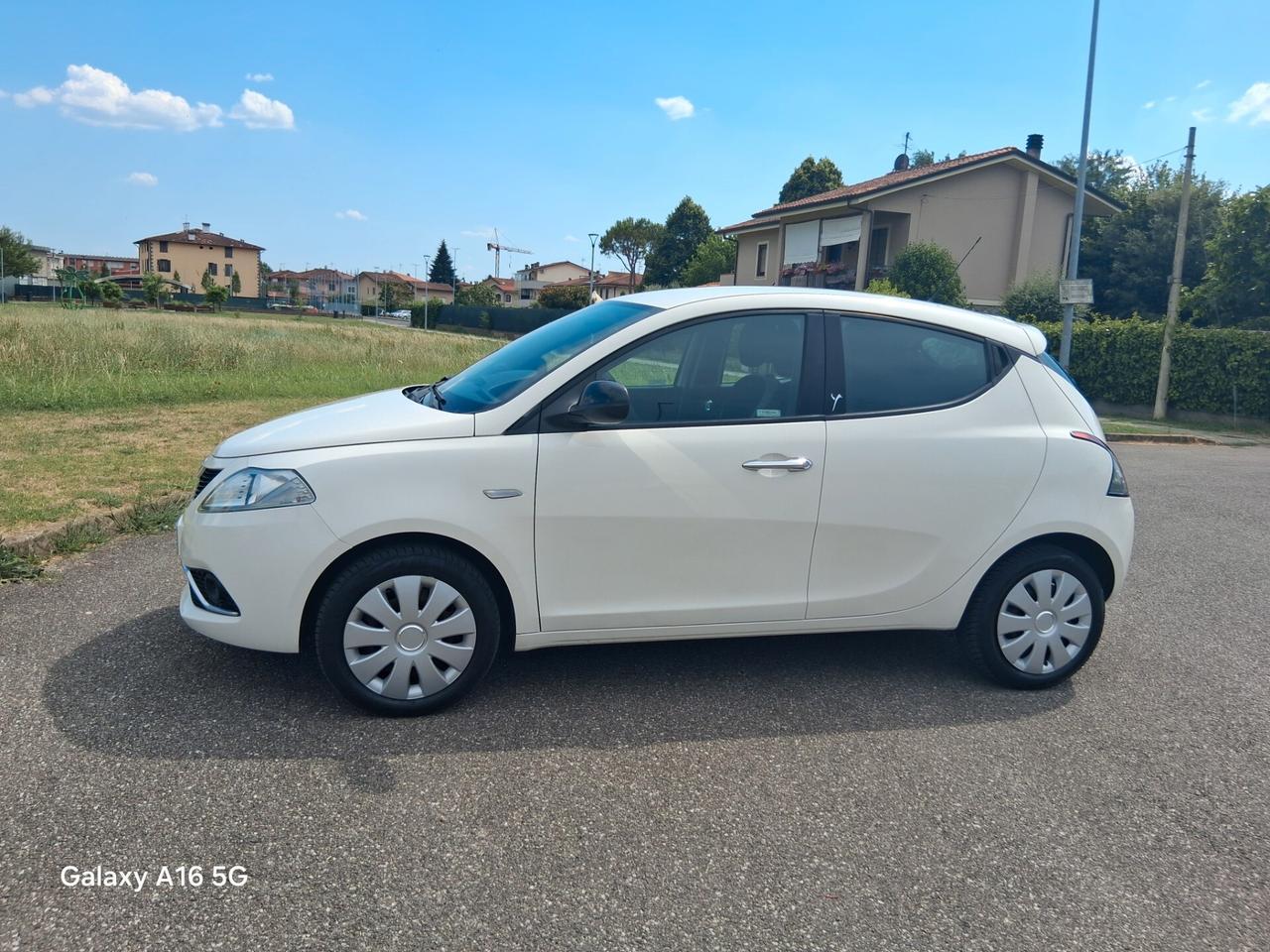 Lancia Ypsilon 1.2 69 CV 5 porte Gold