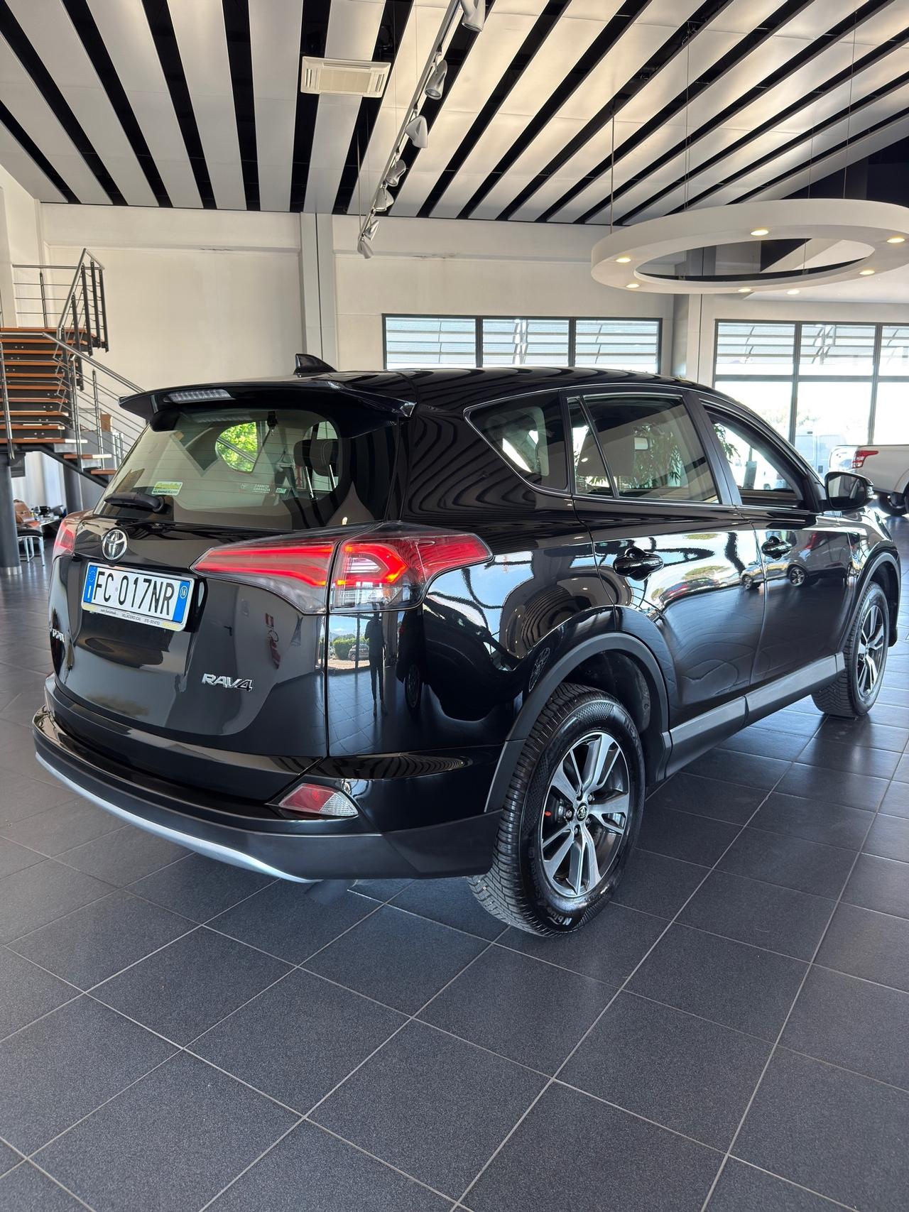 Toyota RAV 4 RAV4 2.0 D-4D 2WD Active my16"