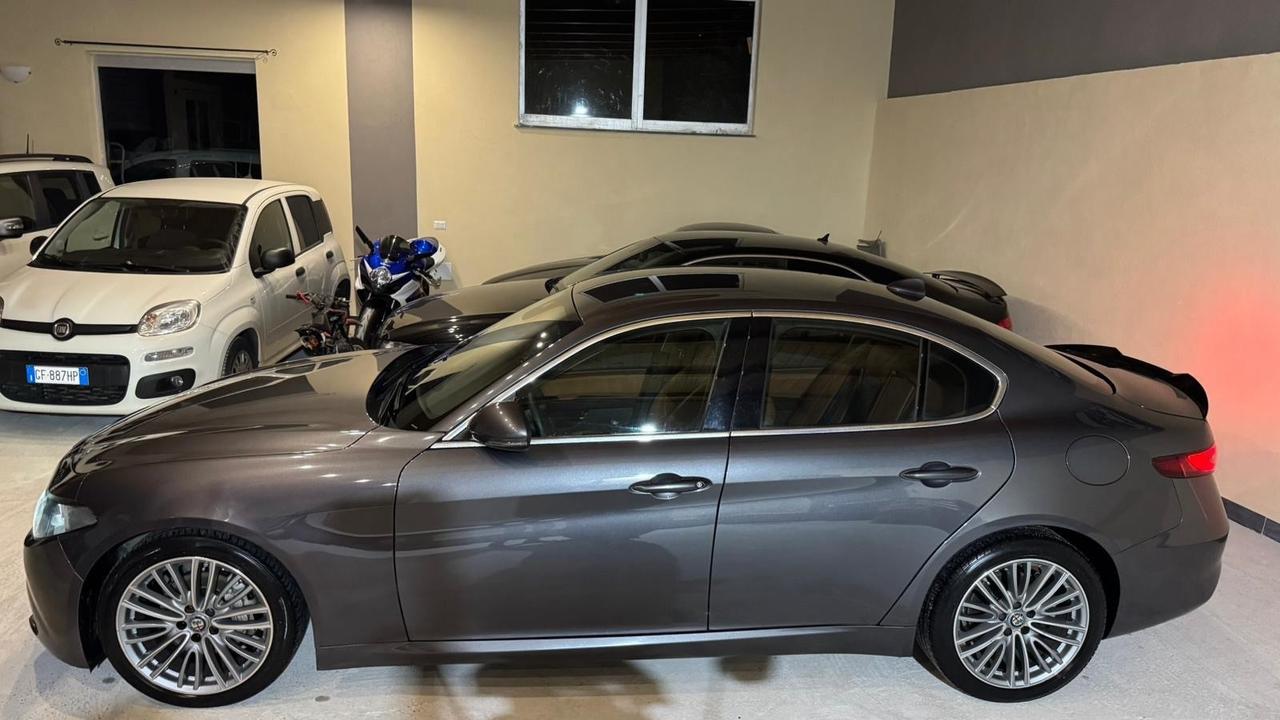 Alfa Giulia 180cv AT8