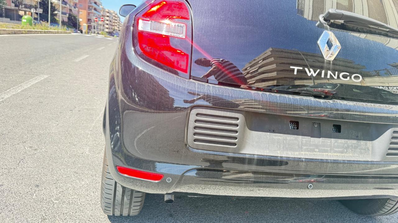 Renault Twingo LIMITEED C.AUTOMATICATO LED PDC BLUETOOTH CERCHI 16 SEDILI RISCALDATI