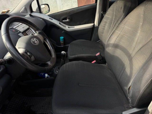 TOYOTA Yaris 1.3 5 porte Sol