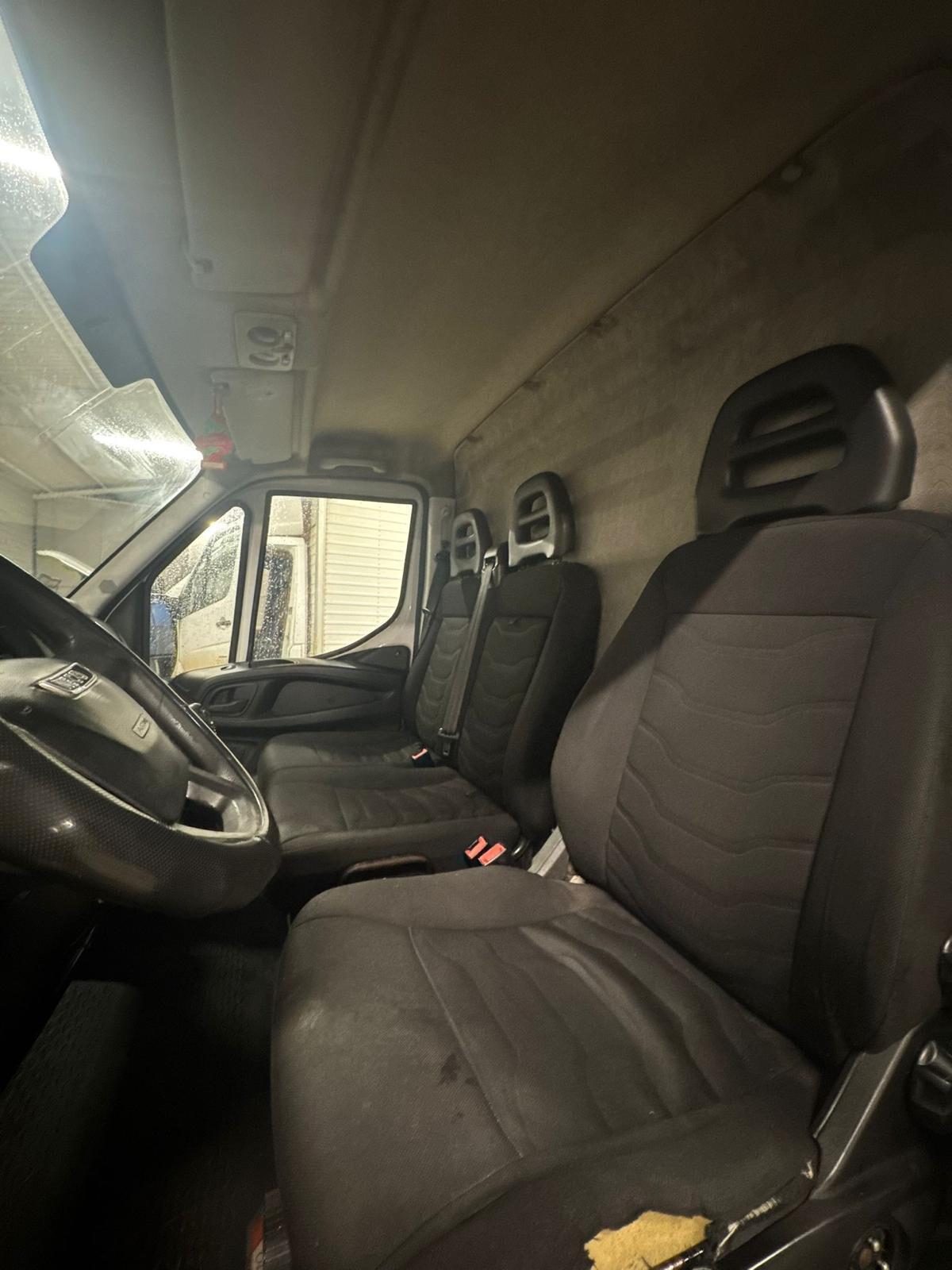 0502 FURGONE IVECO DAILY 2016