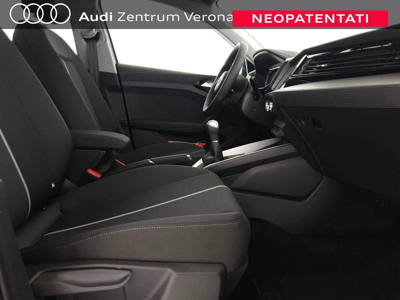 Allstreet 30TFSI 116CV Identity Contrast