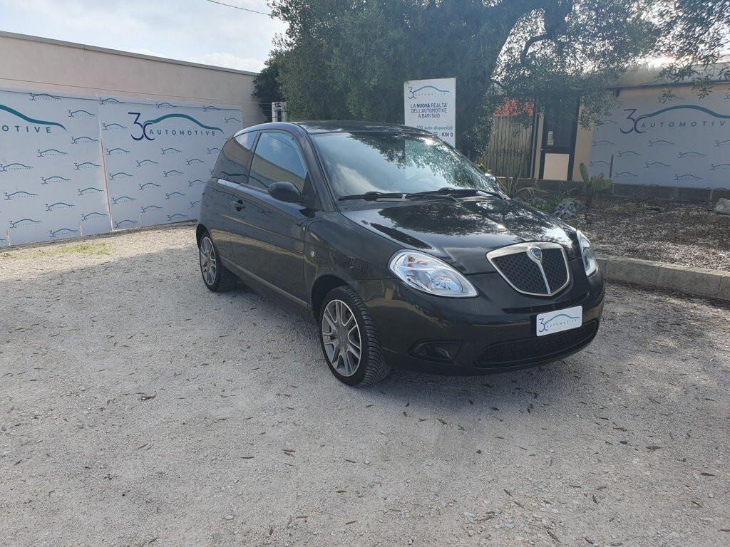 Lancia Ypsilon 1.4 16V 95cv 6marce Sport MomoDesign