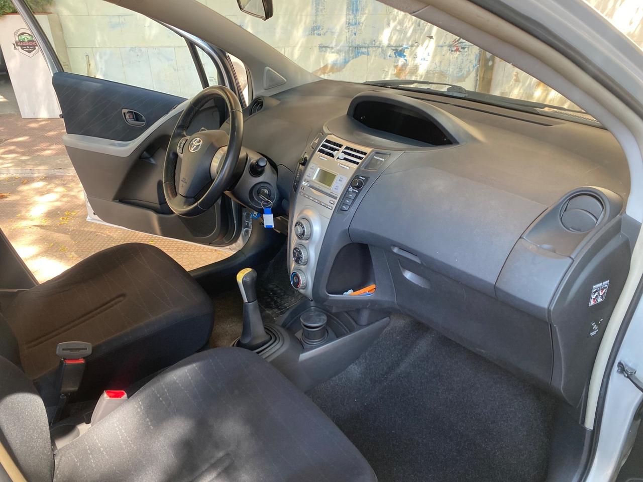 Toyota Yaris 1.0 5 porte