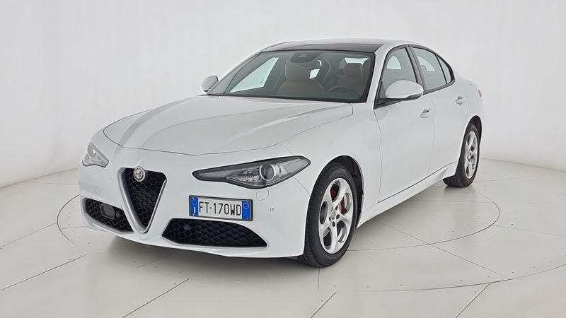 Alfa Romeo Giulia 2.0 Turbo 200 CV AT8 Executive
