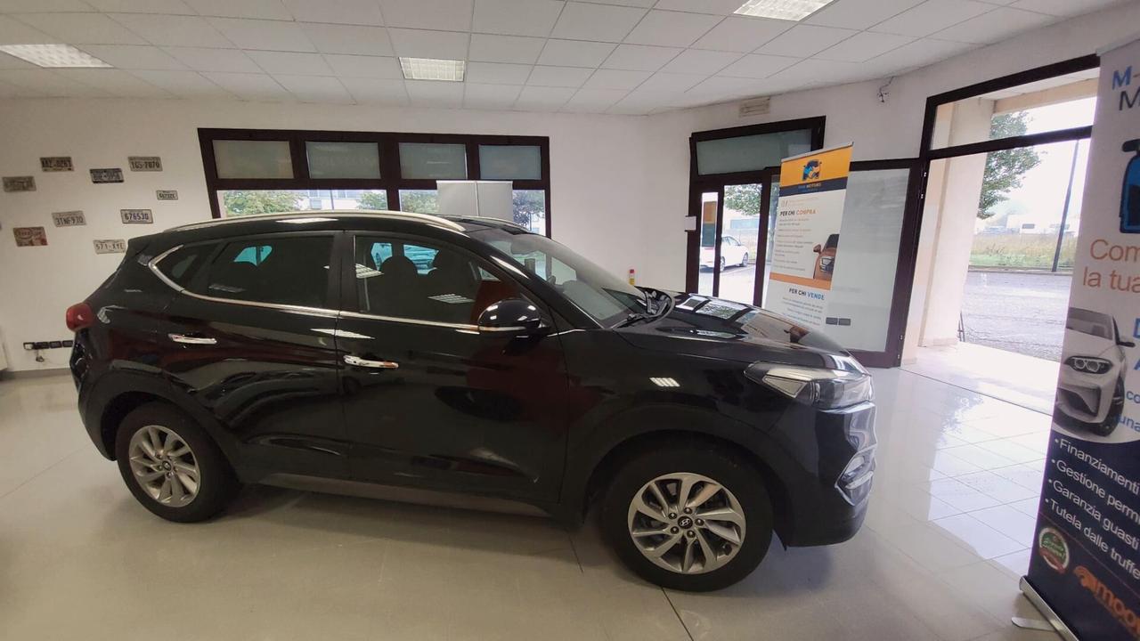 HYUNDAI TUCSON 1.7 CRDi XPossible 2W , (115CV)-OTTIME CONDIZIONI-ADATTA ANCHE A NEO PATENTATI