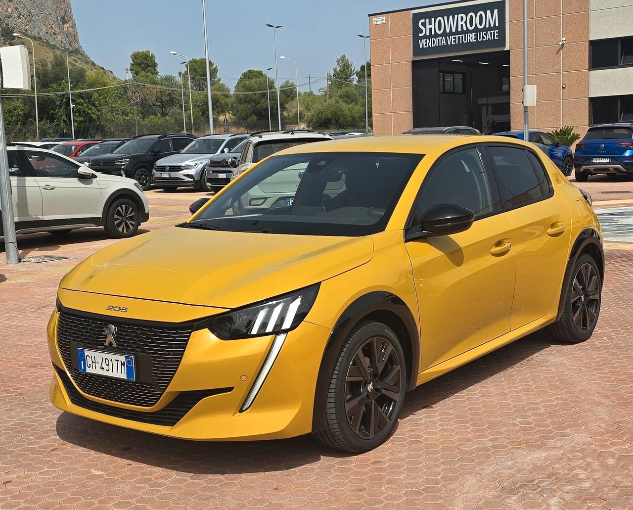 Peugeot 208 PureTech 130 S&S EAT8 5 porte GT – Stile Sportivo e Tecnologia Premium