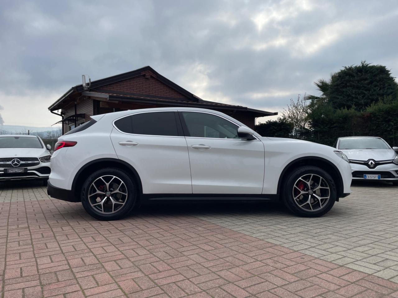 Alfa Romeo Stelvio 2.2 Turbodiesel 210 CV AT8 Q4 Executive