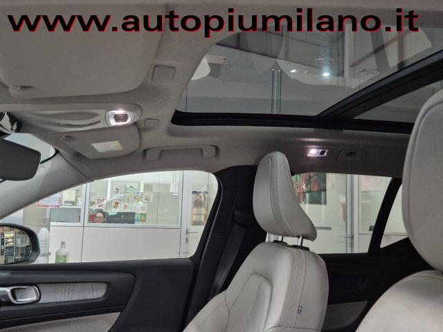 VOLVO XC40 T5 Recharge Plug-in Hybrid Inscription