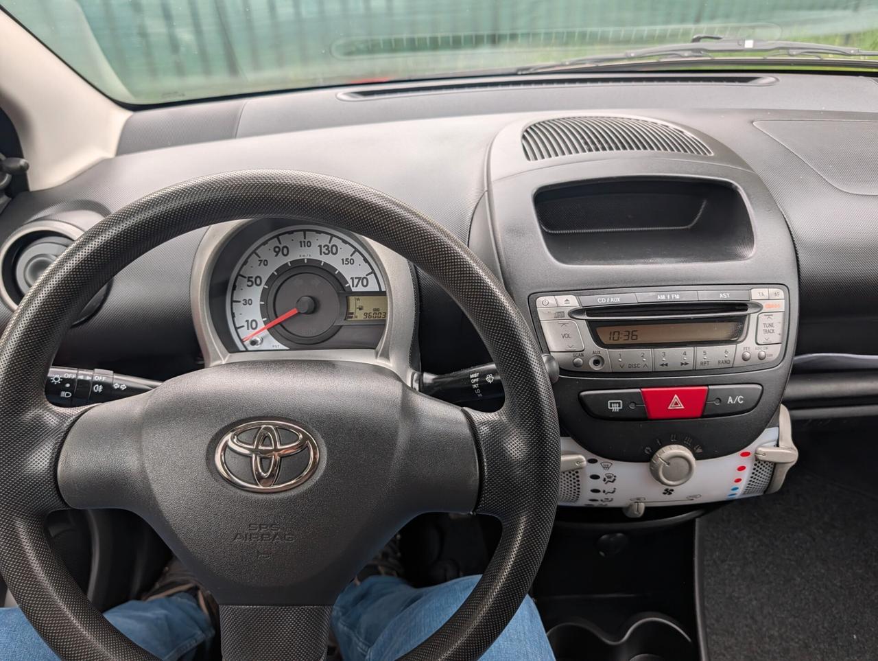 Toyota Aygo 1.0 12V VVT-i 5 porte Lounge UNICO PROPRIETARIO TAGL. CERT.