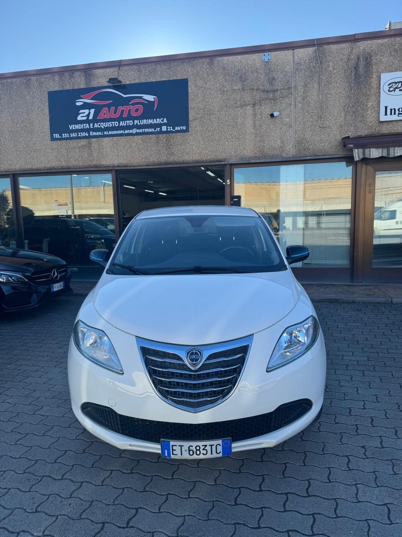 Lancia Ypsilon 0.9 TwinAir 85 CV 5 porte Metano Ecochic Gold