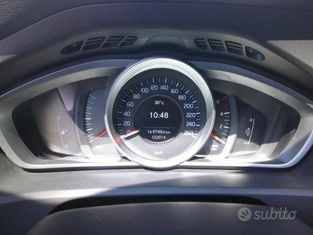 Volvo V40 Cross Country D2 120cv