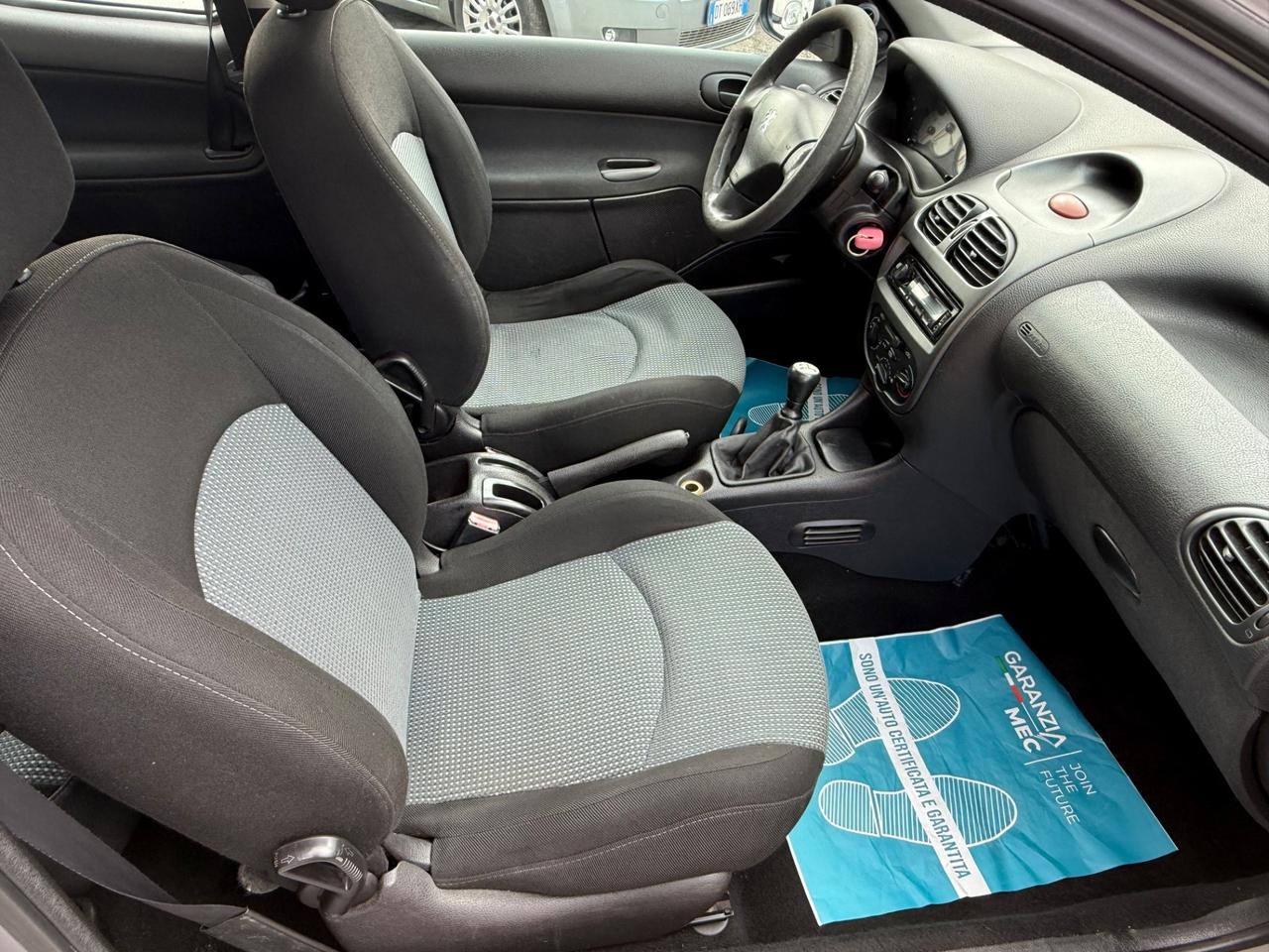 Peugeot 206 1.1 3p. XT