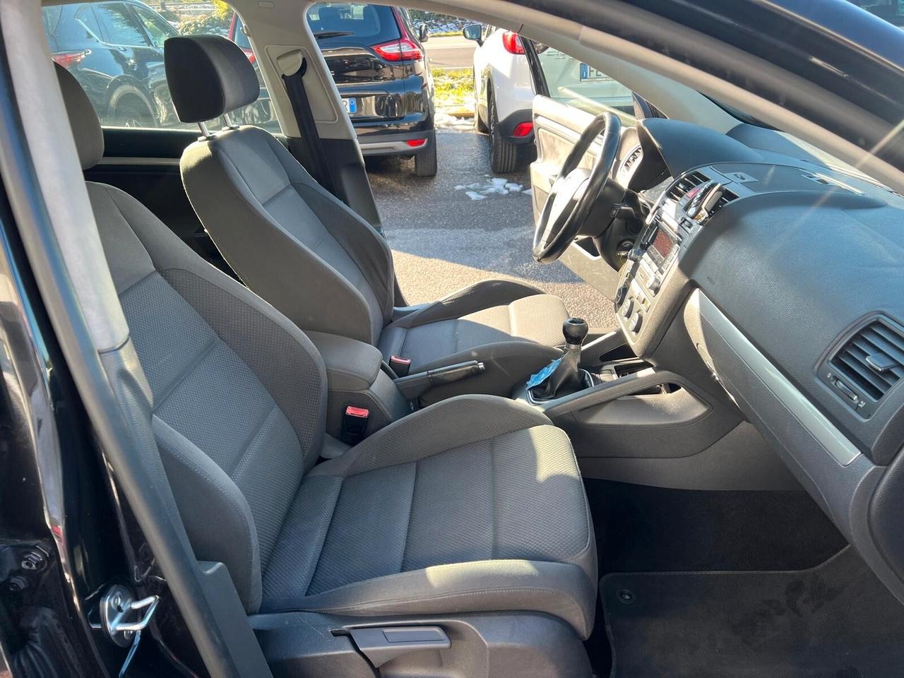 Volkswagen Golf 1.6 16V FSI 5p. Comfortline