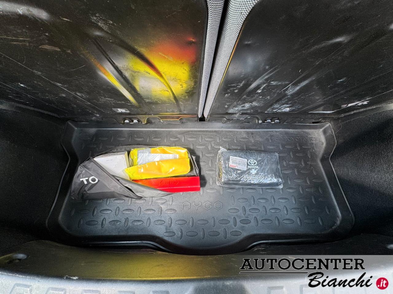 Toyota Aygo 5 Porte Aygo 5p 1.0 x-play 72cv