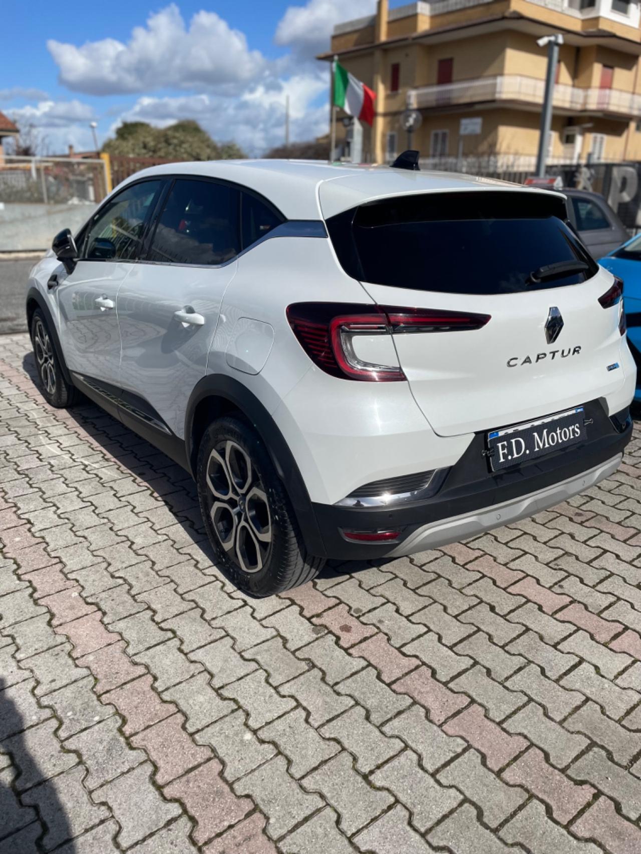 Renault Captur Plug-in Hybrid E-Tech Intens