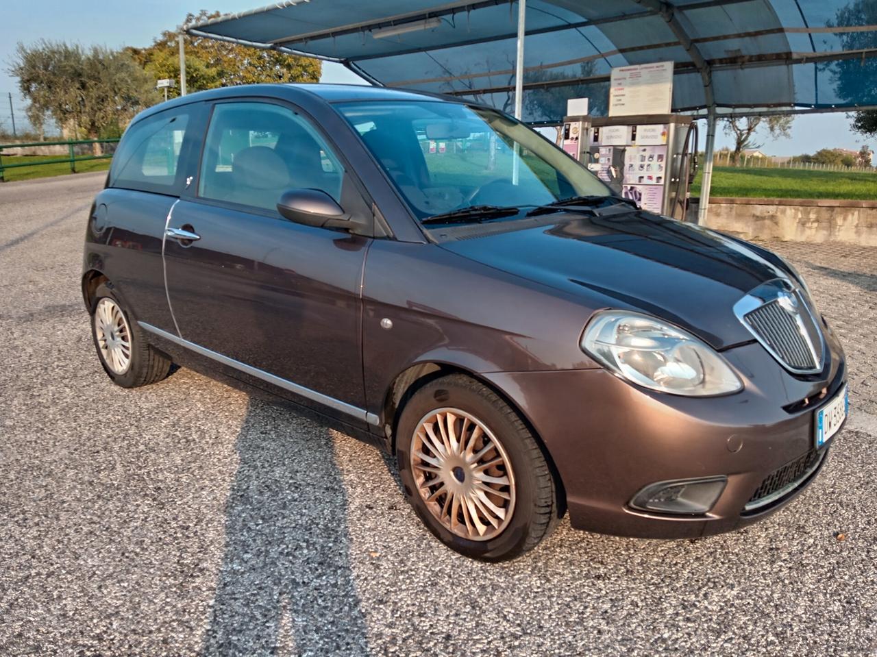 Lancia Ypsilon 1.2 Platino