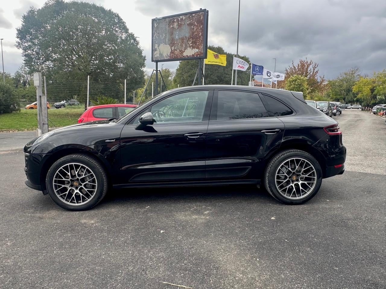 Porsche Macan 3.0 S Diesel Black edition Rs Sport Service Permute Rate Garanzia