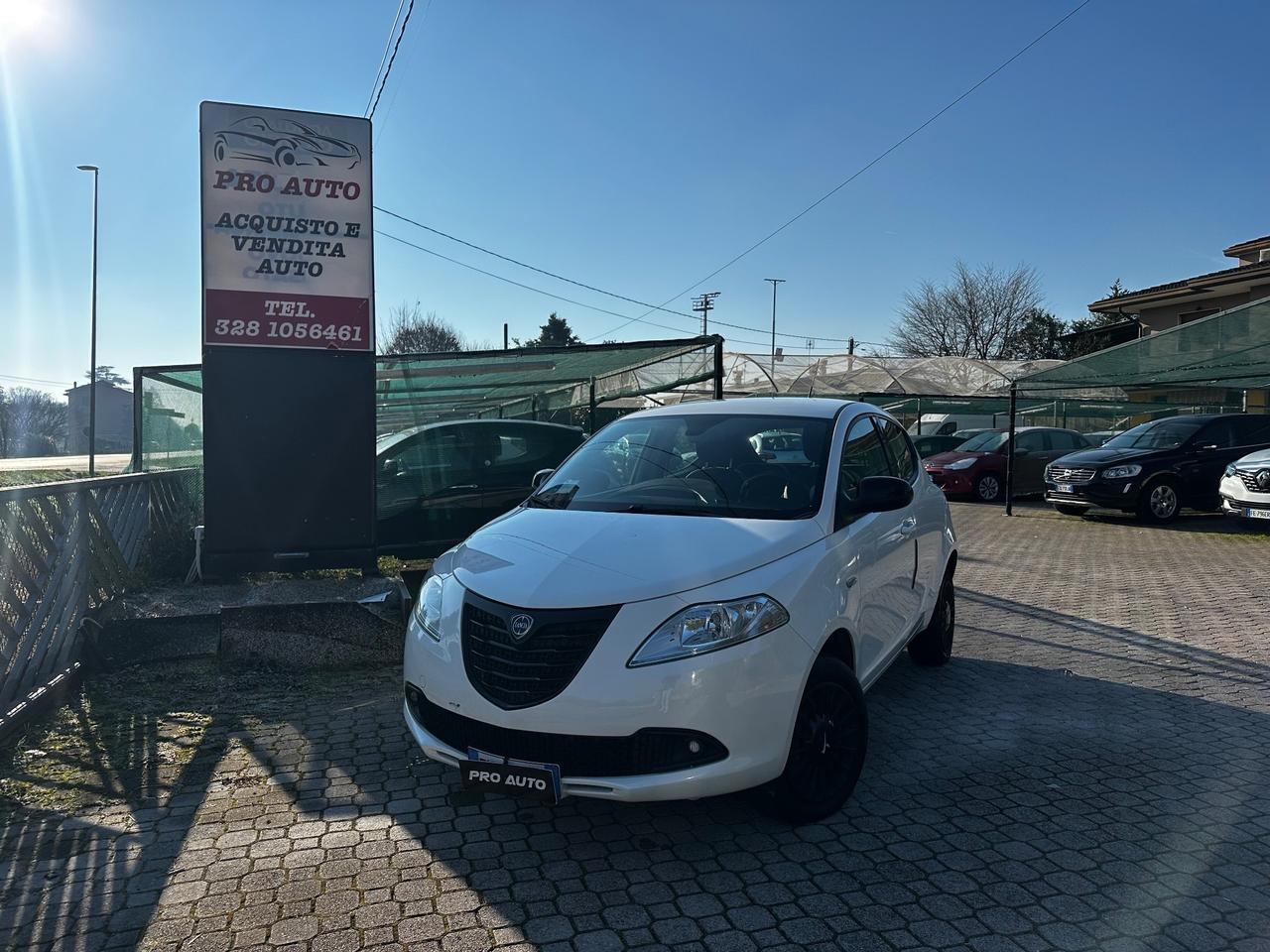 Lancia Ypsilon 0.9 TwinAir 85 CV 5 porte Metano Ecochic Elle