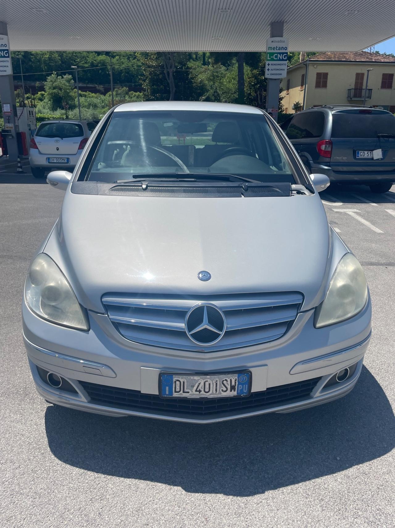 MERCEDES CLASSE B NEOPATENTATI 2.0 DISEL SPORT CAMBIO AUTOMATICO.