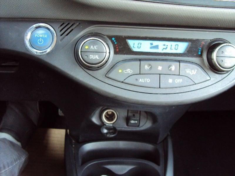 Toyota Yaris 1.5 Hybrid 5 porte Cool Autocarro