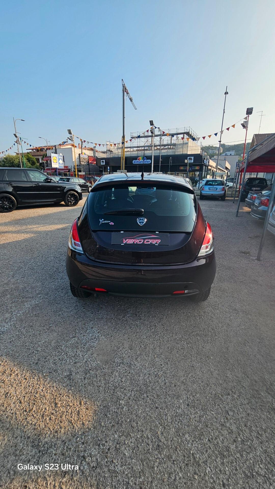 Lancia Ypsilon 1.2 69 CV 5 porte S&S S Momodesign