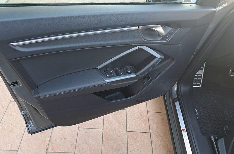 Audi Q3 Q3 40 2.0 tdi Identity Black quattro 193cv s-tronic