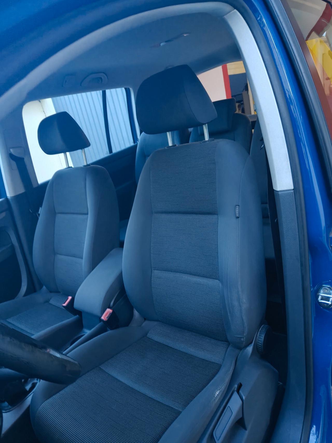 Volkswagen Touran 1.6 Conceptline