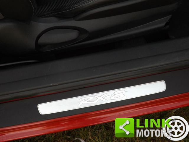 MAZDA RX-8 1.3 anno 2005 dispone di CRS ben tenuta