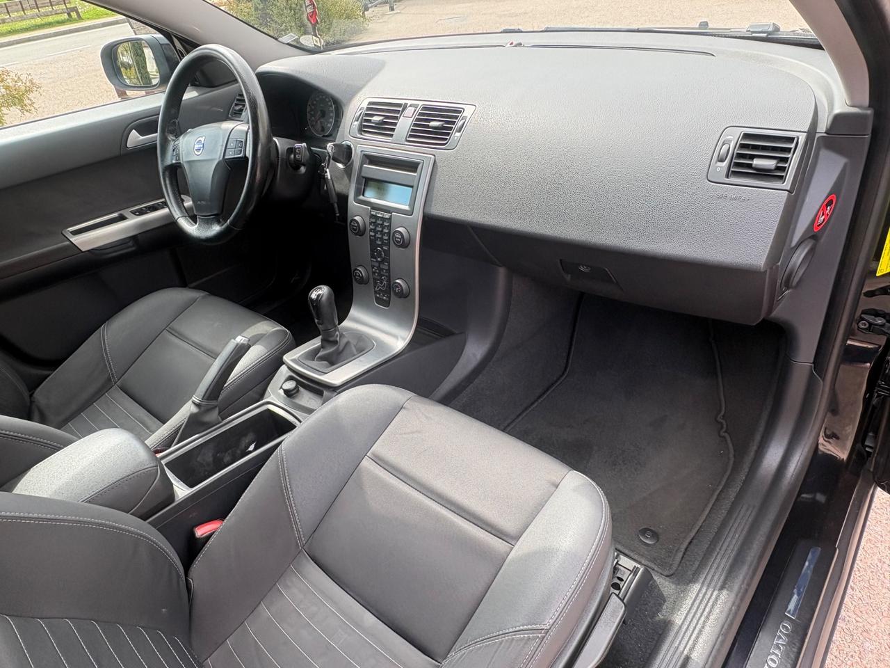 Volvo V50 D anno 2012 pronta a uso ok neo patentati