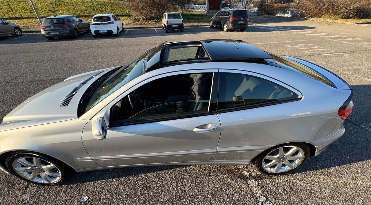 Mercedes-benz C Sportcoupè Evolution 1900km Tot