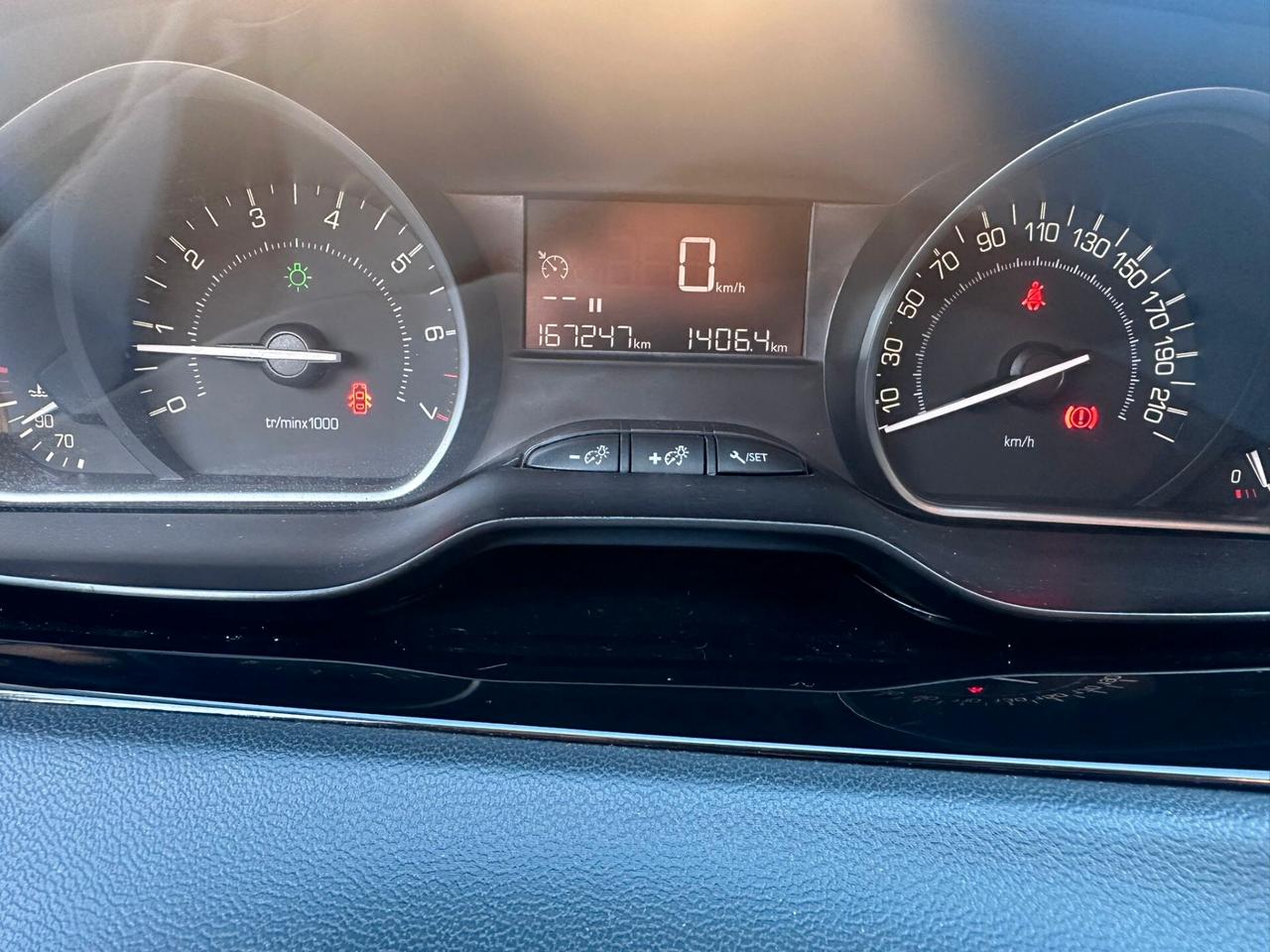 Peugeot 208 PureTech 82 5 porte Allure