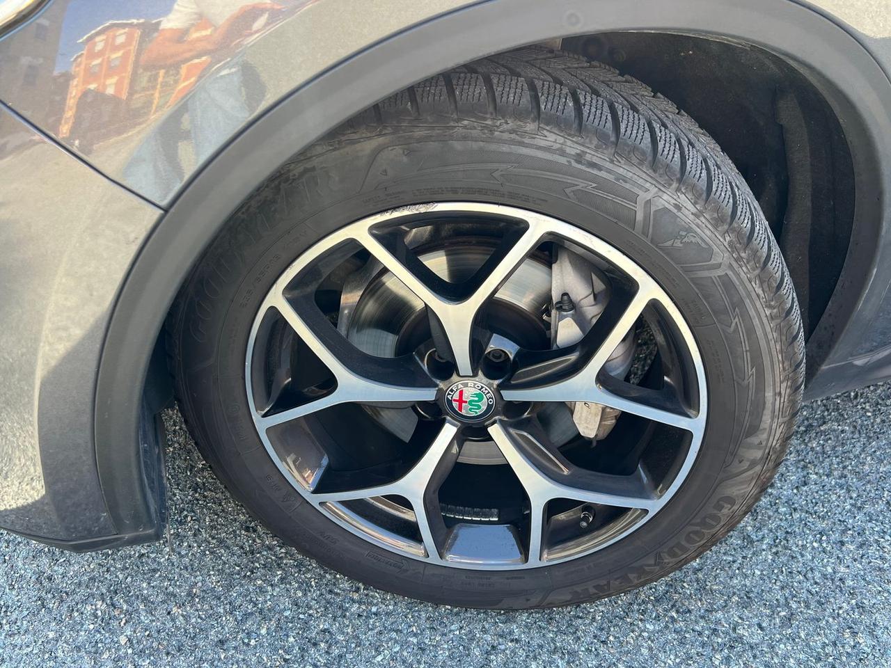 Alfa Romeo Stelvio Super #50279