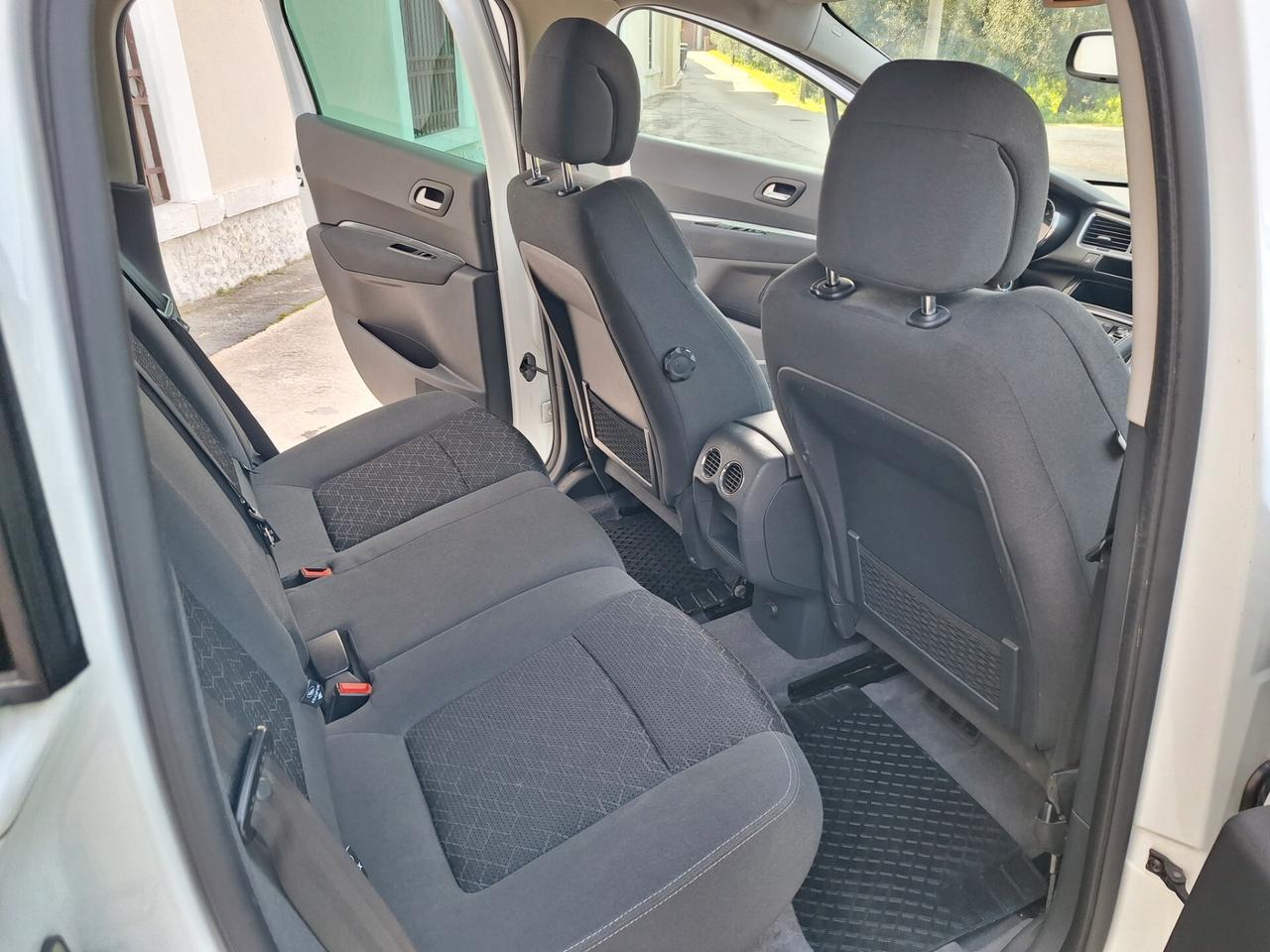 Peugeot 3008 1.6 HDi 115CV NAVI 2015