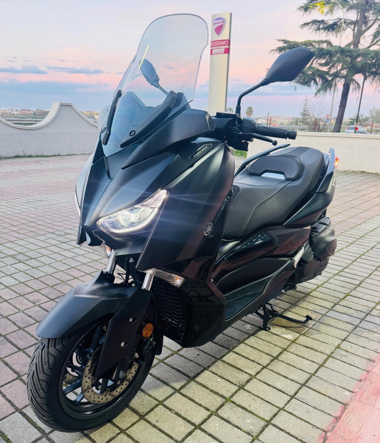 Yamaha X-Max 400 IRON
