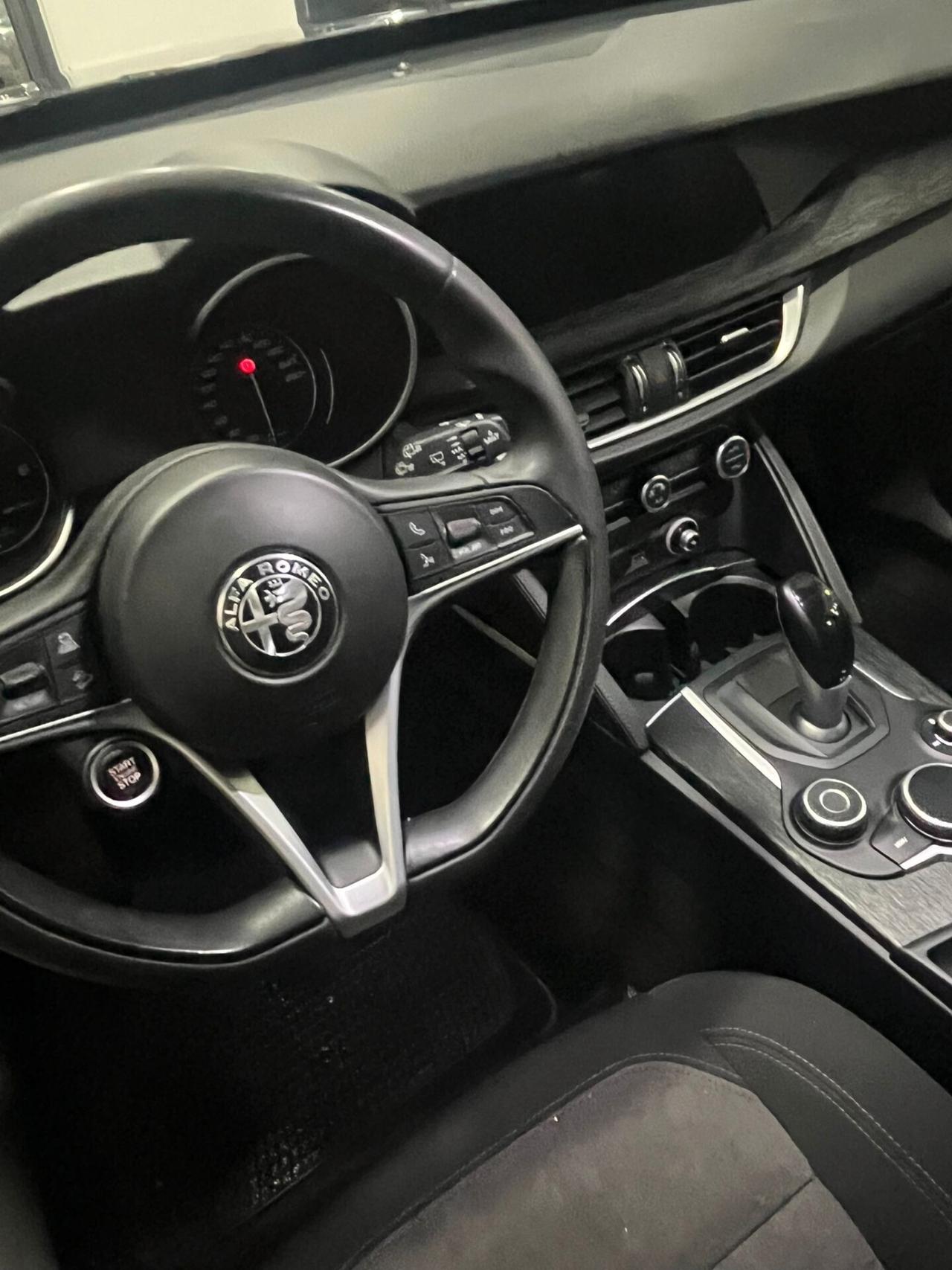 Alfa Romeo Stelvio 2.2 Turbodiesel 160 CV AT8 RWD Sport-Tech