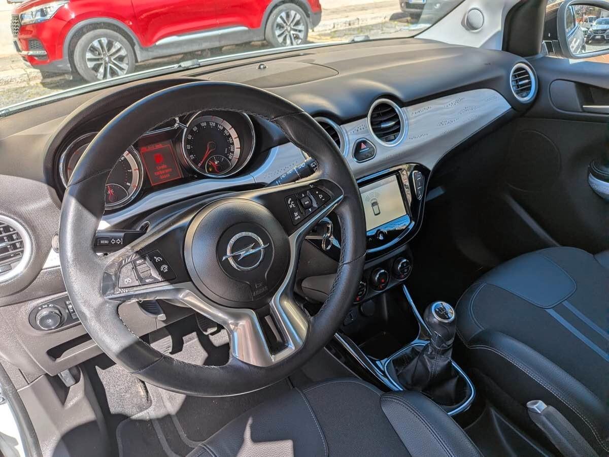 Opel Adam 1.2 70 CV Slam