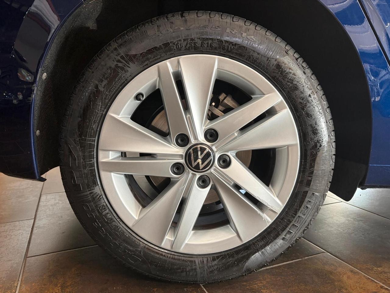 Volkswagen Golf 1.5 eTSI 130 CV EVO ACT DSG R-Line