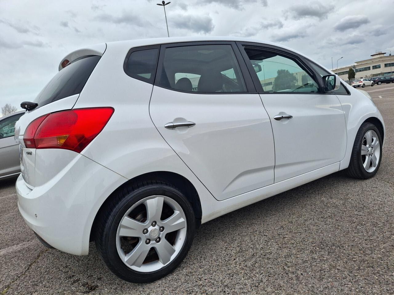 Kia Venga 1.6 CRDi-**FULLOPTIONAL**