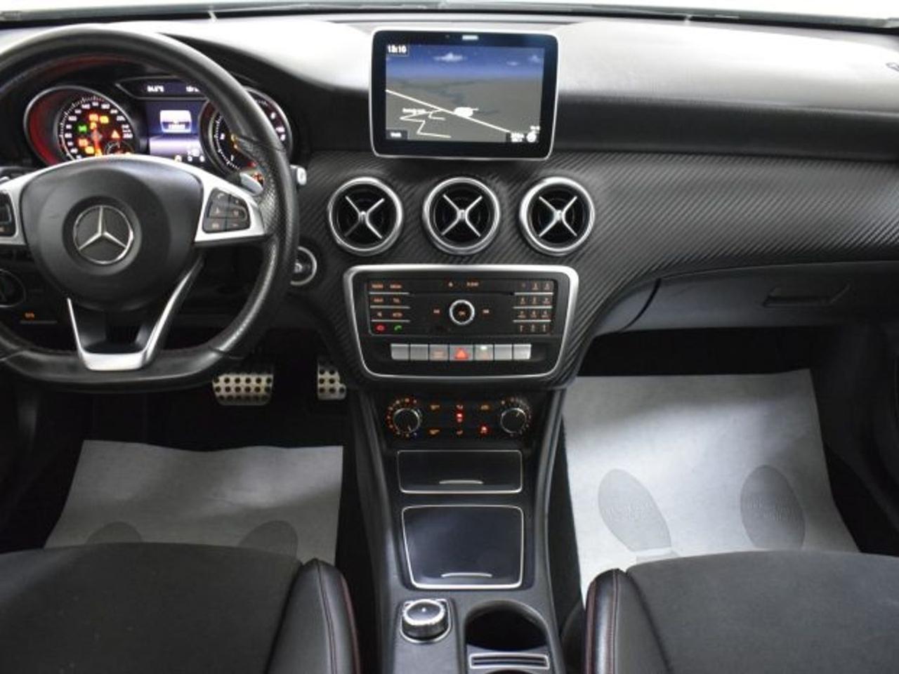 Mercedes-Benz A 200 Premium A 200 D