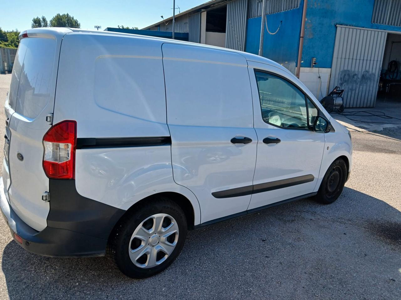 Ford Transit Courier 1.5 TDCi 100cv Van anno 2019