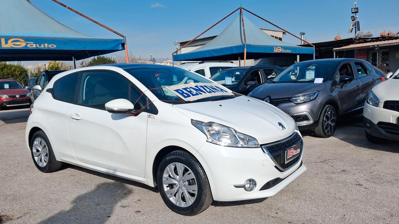 Peugeot 208 1.2 benzina