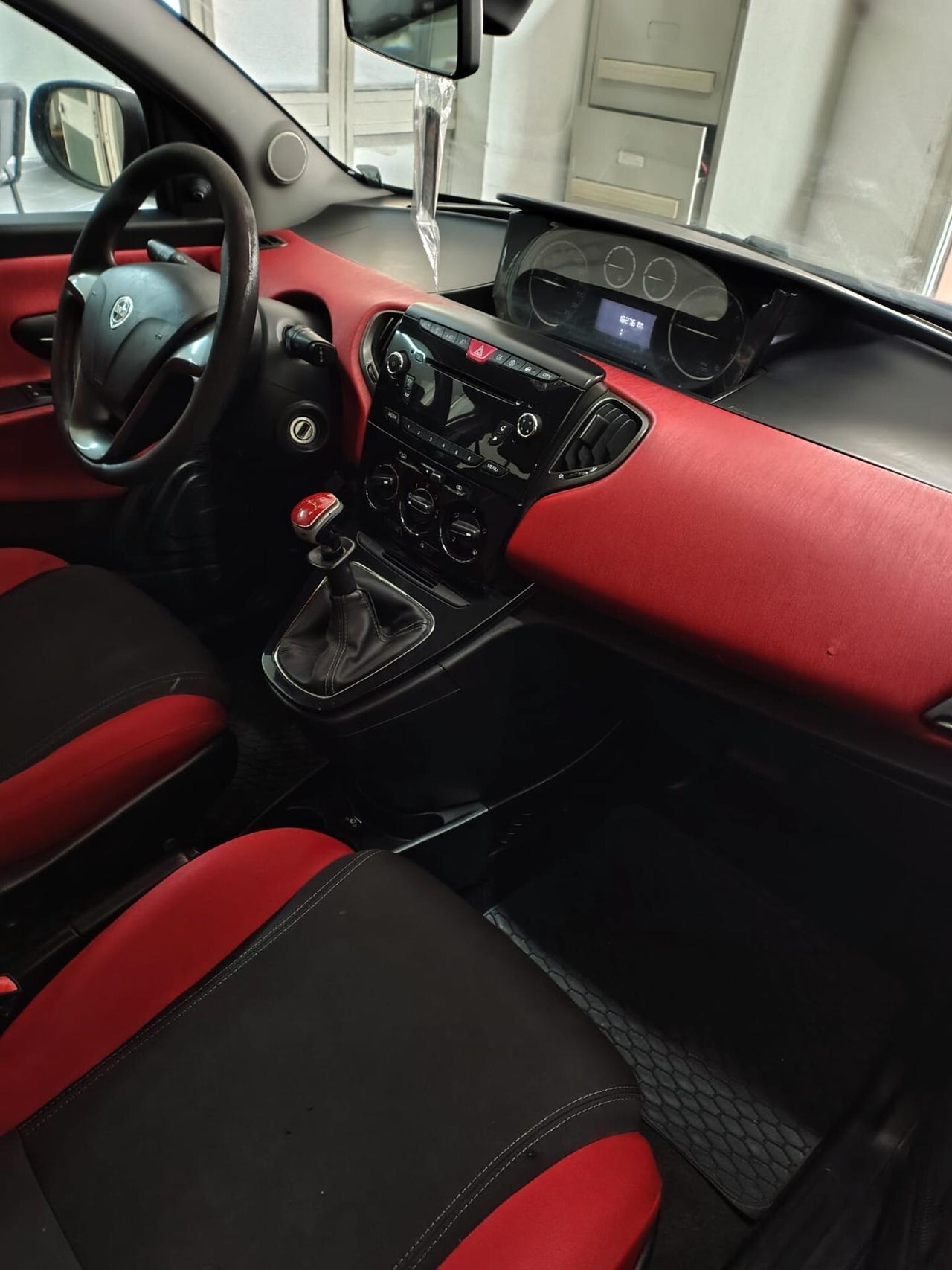 Lancia Ypsilon 1.2 69 CV 5 porte GPL Ecochic Gold