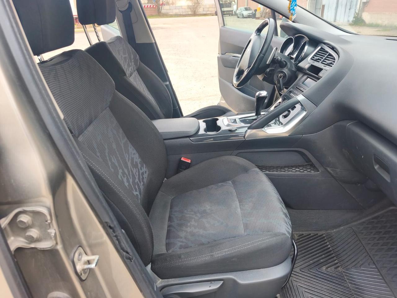 Peugeot (3008) 2009---1.6 Diesel Automatica