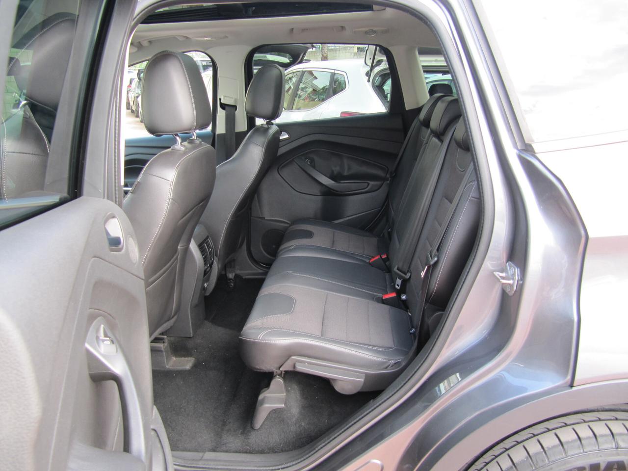 Ford Kuga 2.0 TDCI 140 CV 4WD Powershift Titanium - AUTOMATICO