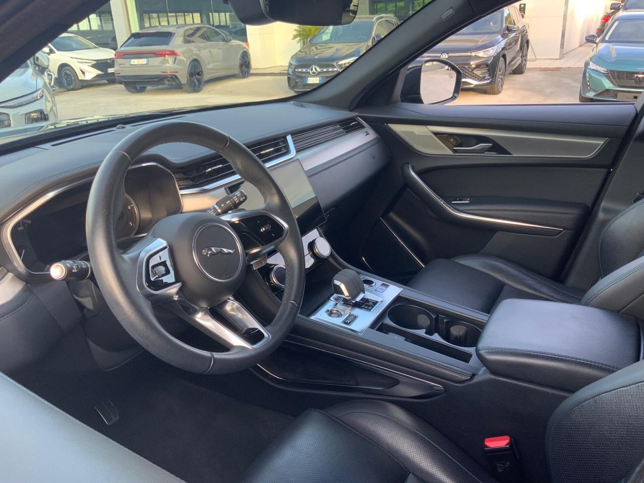 Jaguar F-Pace 2.0 D 163 CV AWD aut. SE