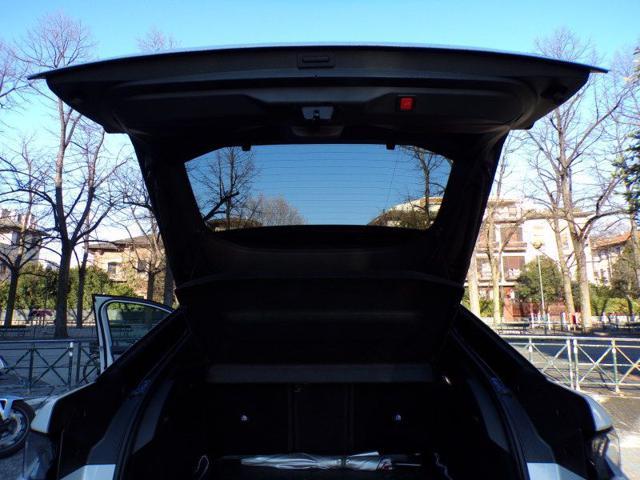 PEUGEOT 3008 Hybrid 145 e-DCS6 GT