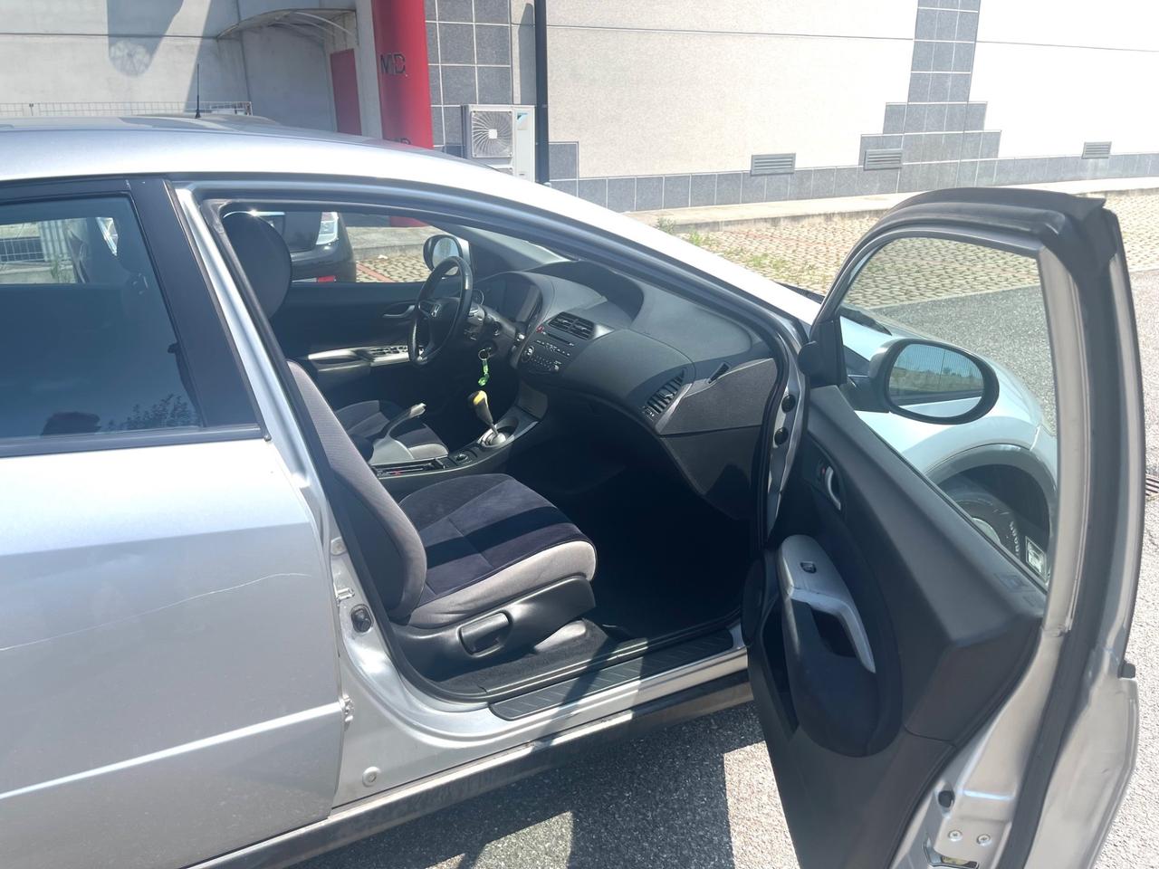 Honda Civic 1.4 i-DSi 5p. Sport