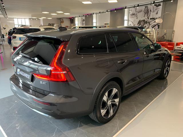 VOLVO V60 Cross Country B4 (d) AWD automatico Ultimate